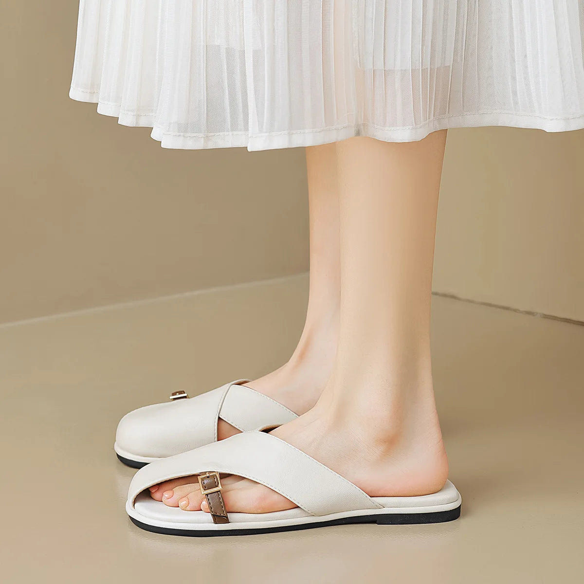 LIORA BUCKLE FLATS